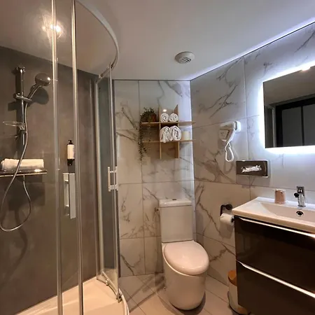 Western La Mare O Poissons