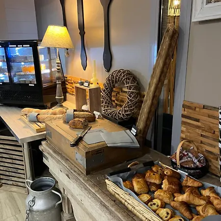 Western La Mare O Poissons Hotel