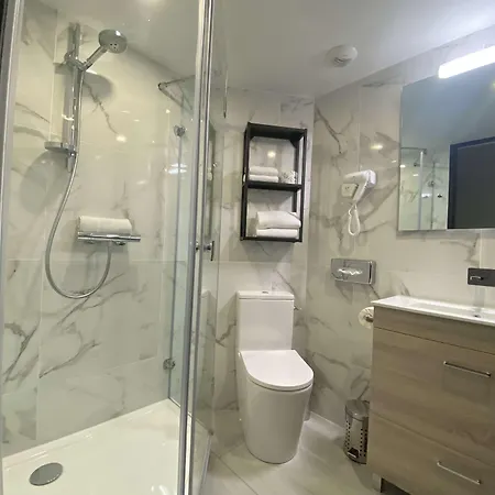 Western La Mare O Poissons