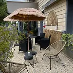 Western La Mare O Poissons מלון